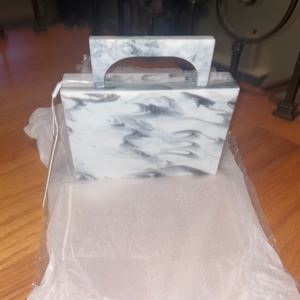 Chic Marble Pattern Clutch
